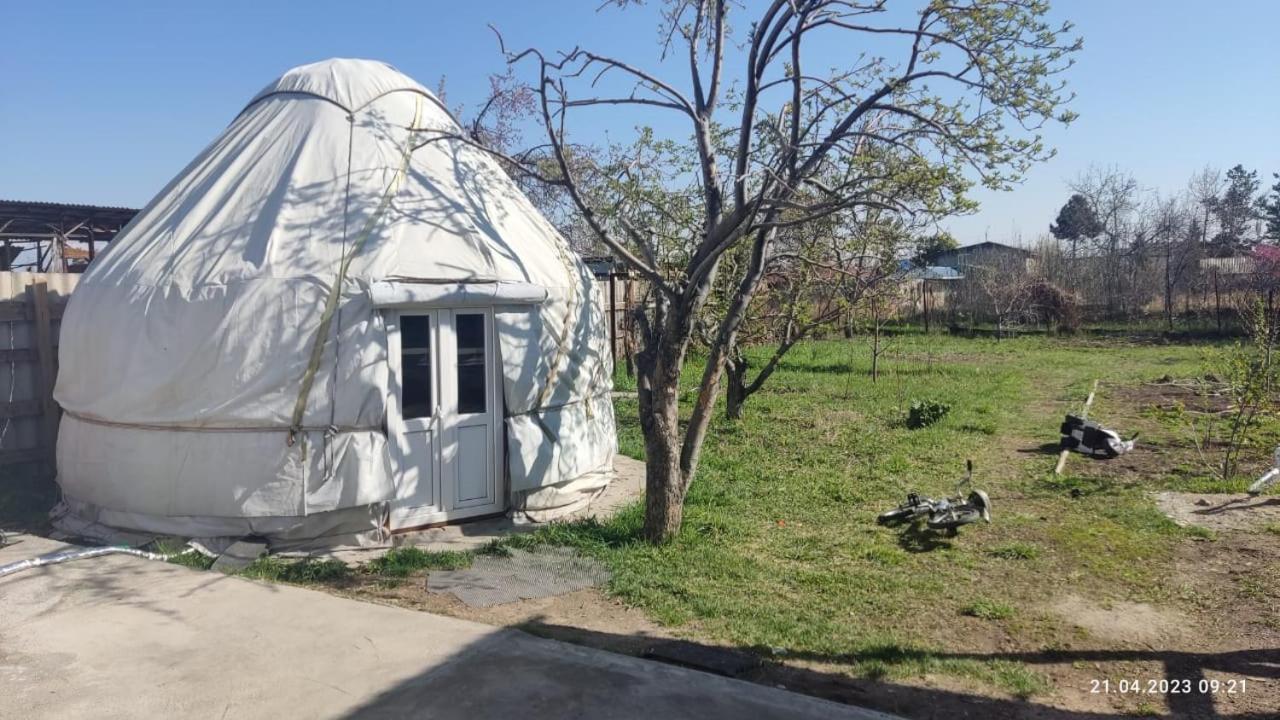 Yurt Stay In Downtown Karakol Exteriér fotografie